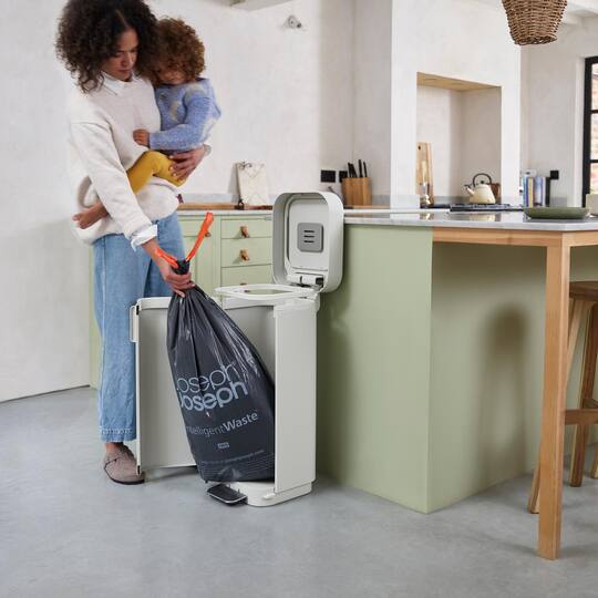 Joseph Joseph Porta 40L Easy Empty Pedal Bin